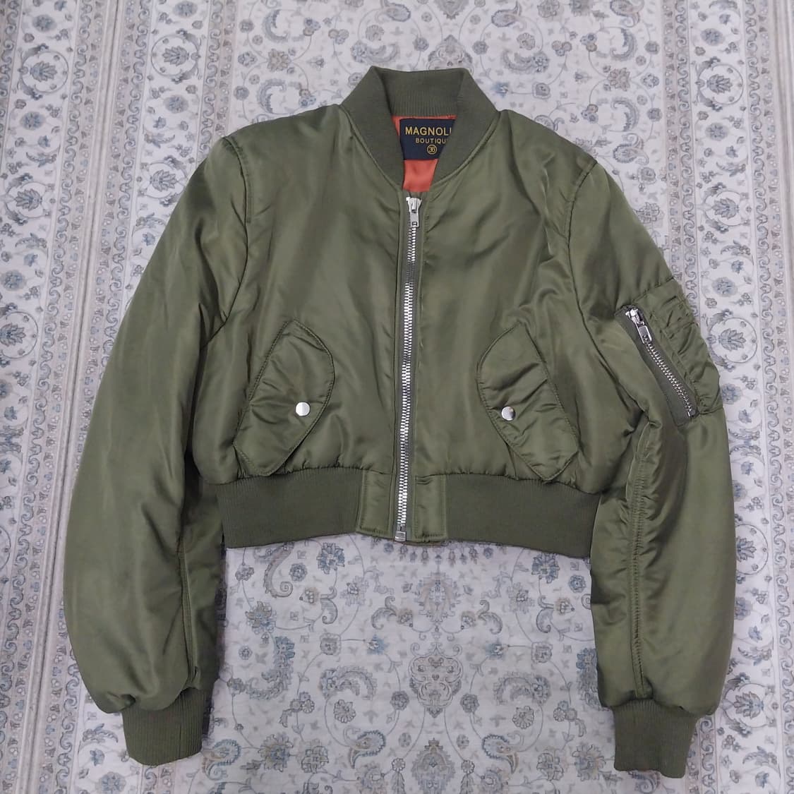 MAGNOLIA 부티크 크롭 봄버 점퍼 상품이미지1