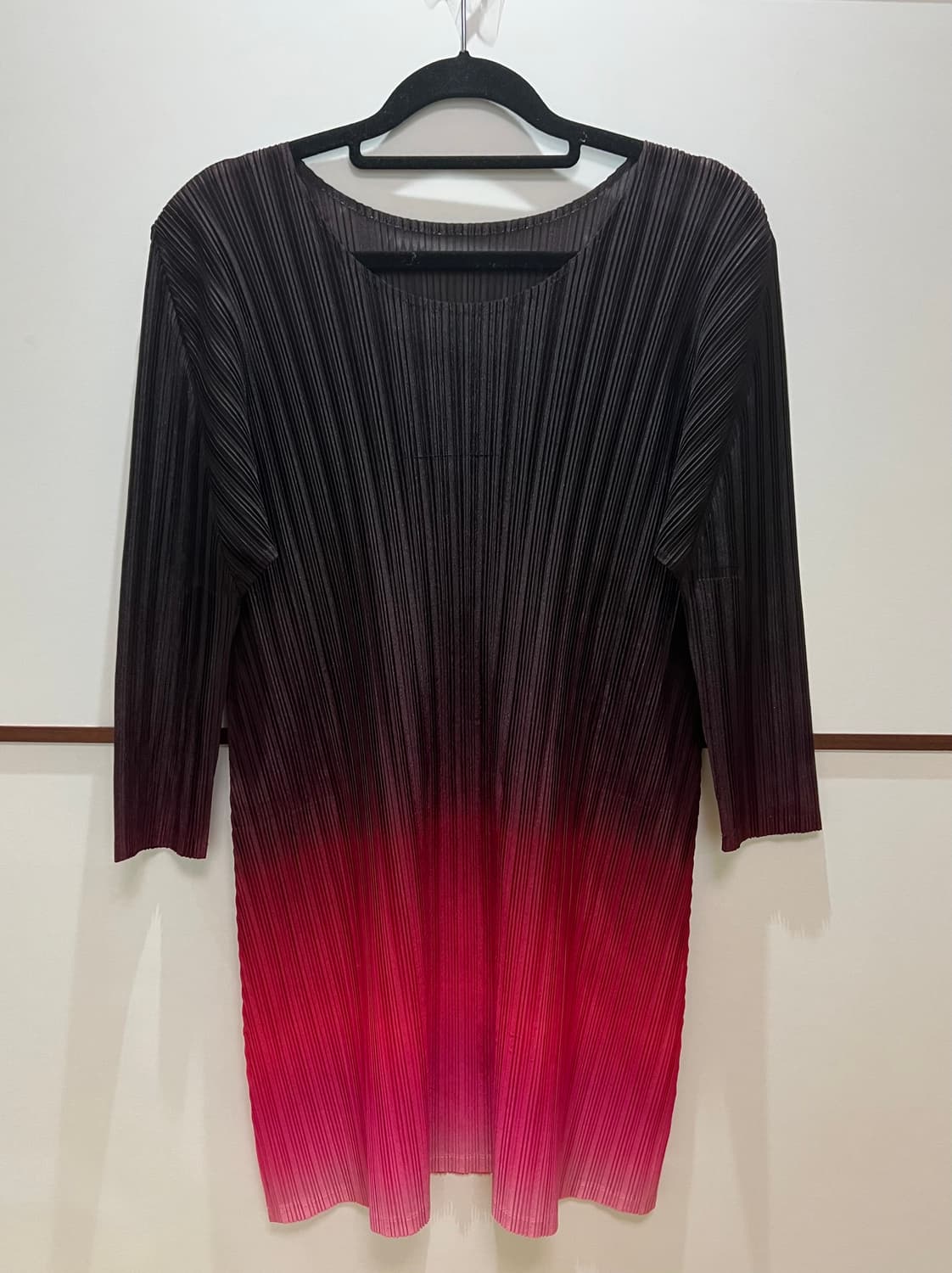 이세이 미야케 플리츠플리즈(pleats please)그라데이션 미디 상의 상품이미지2