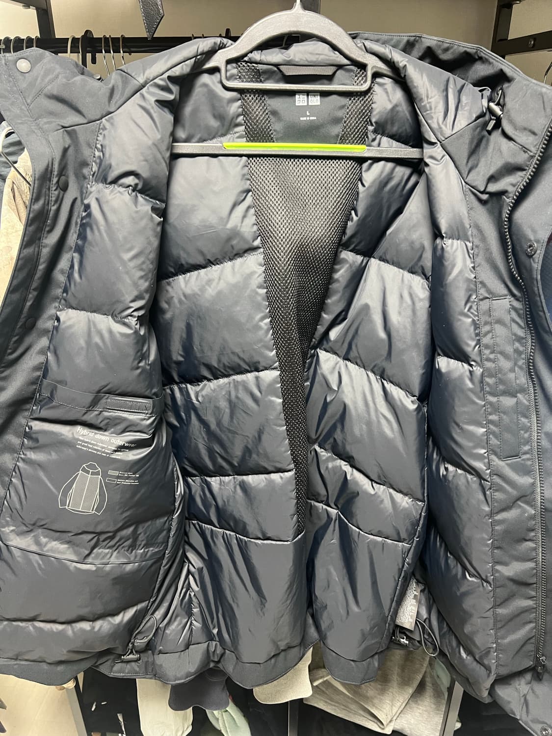 유니클로 하이브리드 다운 파카 블랙 L 상품이미지3