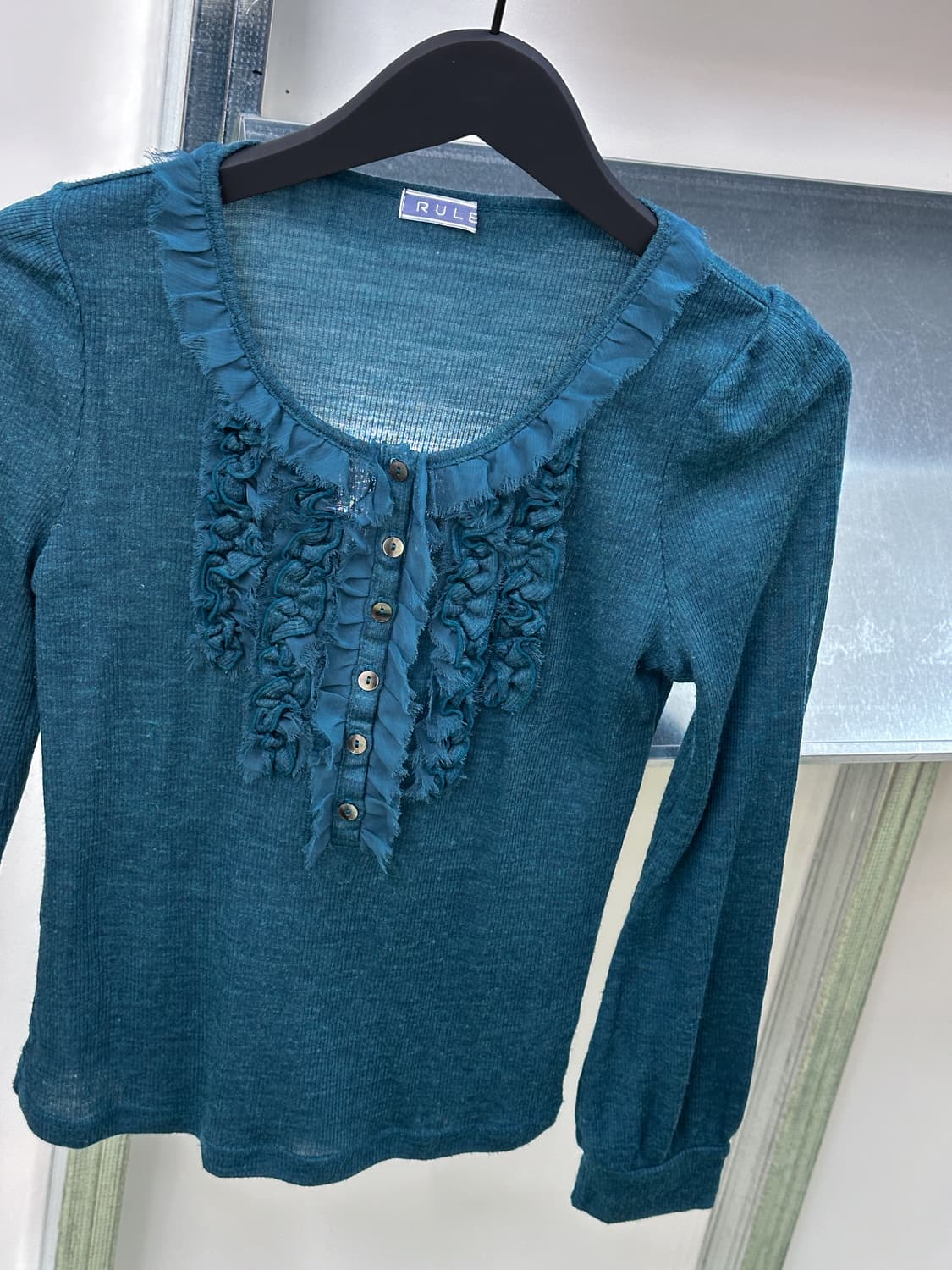 deep blue green ruffle lace top 상품이미지2