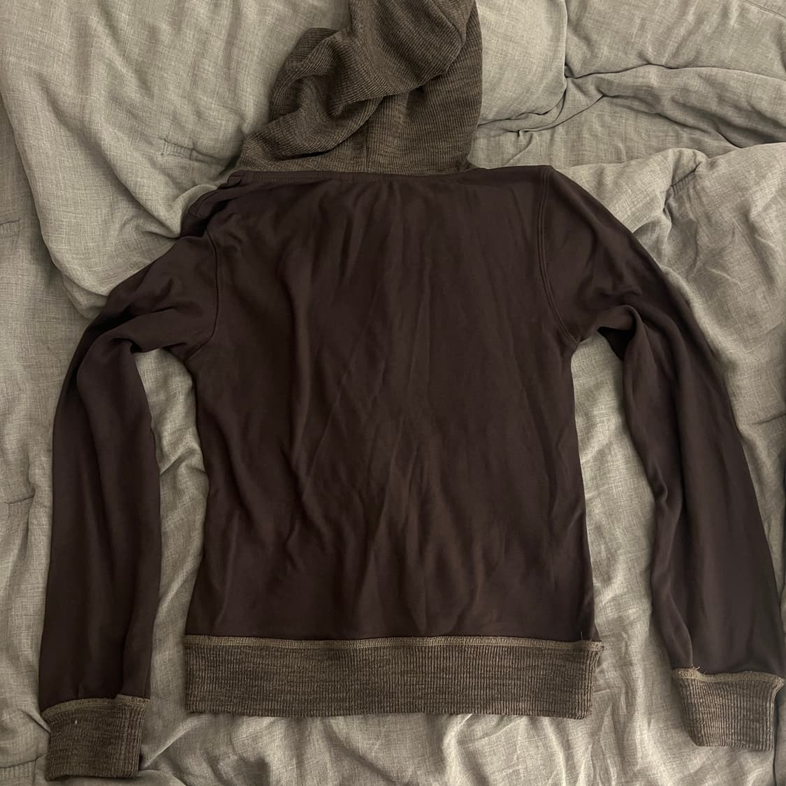 아캄 Contrast Logo Button Hoodie 후디 브라운 상품이미지4