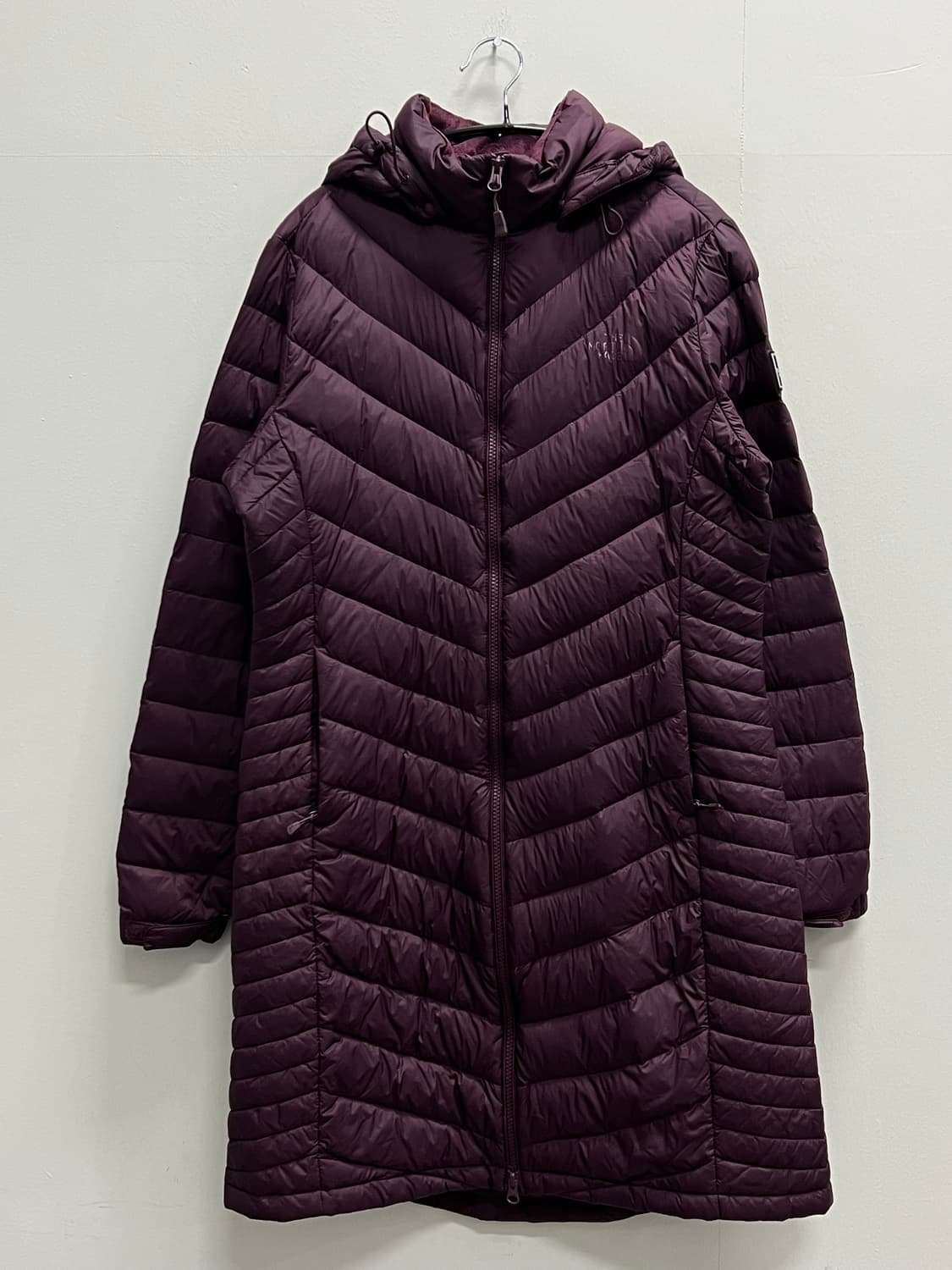 노스페이스 우먼스 구스다운 경량 롱 패딩 버건디 상품이미지2