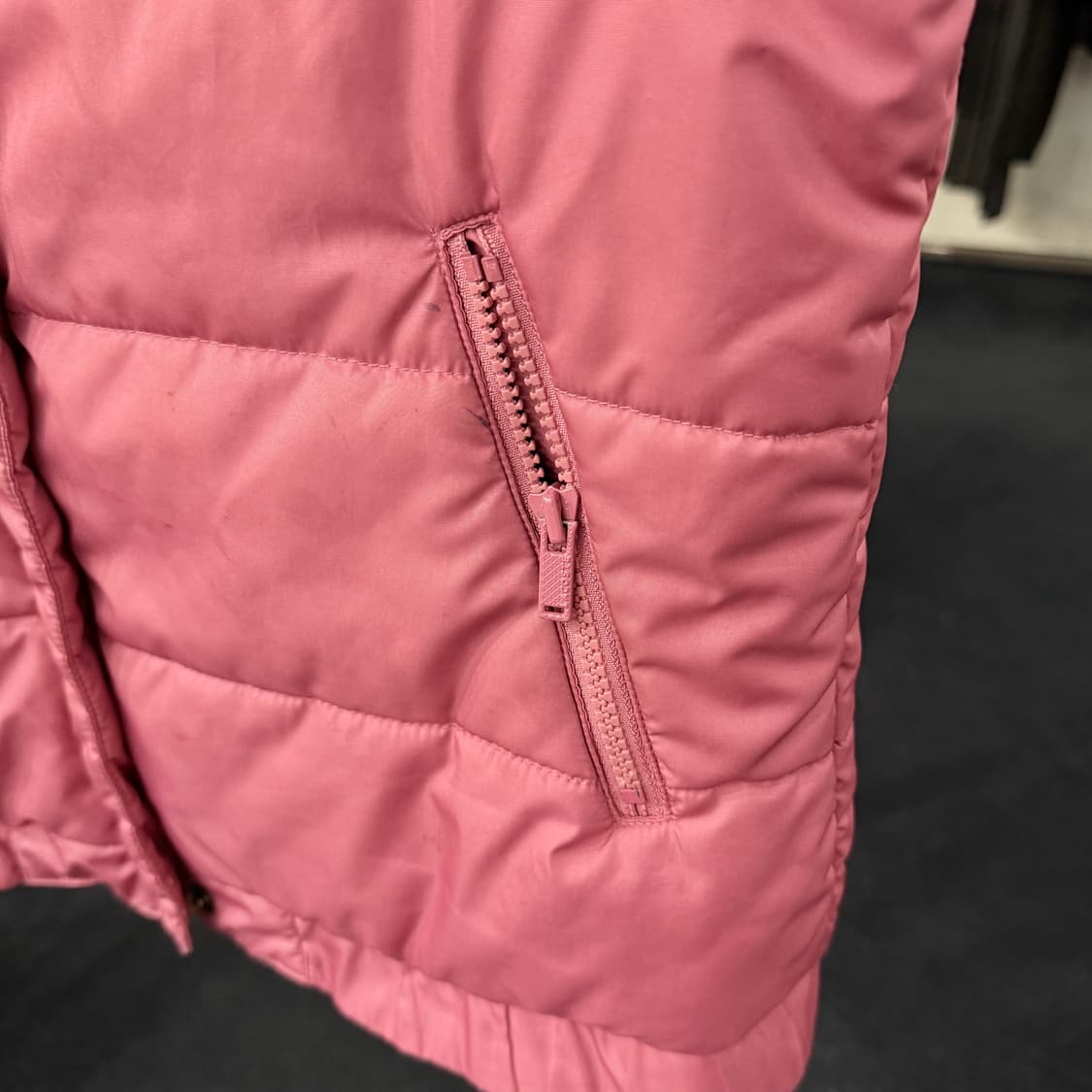 [38] 라코스테 패딩조끼 핑크 상품이미지4