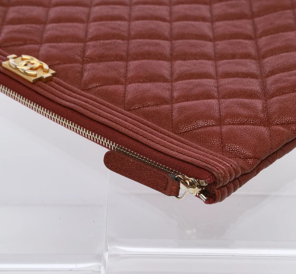 [A급] 샤넬 보이 캐비어 스킨 클러치 뉴미디움 판매합니다!!! 상품이미지6