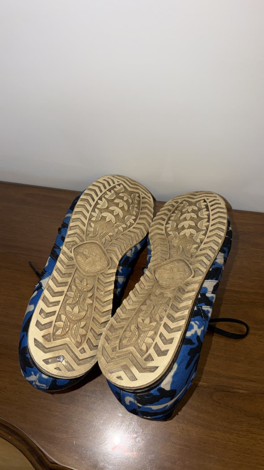 아디다스 블루 카모 스니커즈 상품이미지2