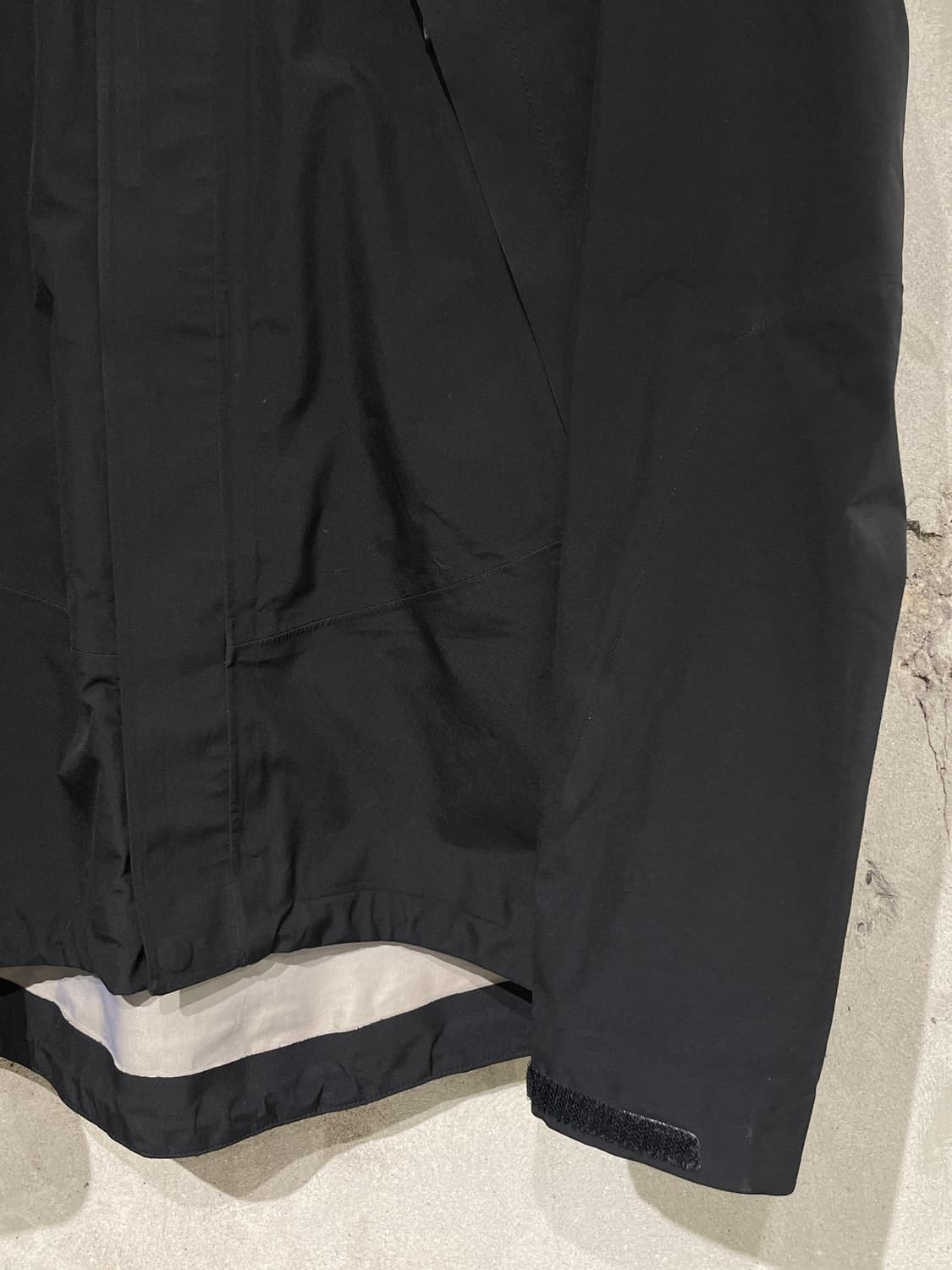 노스페이스 블랙 써밋 시리즈 고어텍스 벨크로 윈드 브레이커 상품이미지5