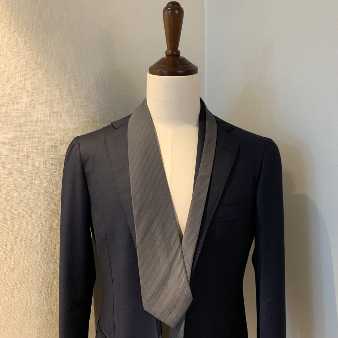 입생로랑 스트라이프 명품넥타이 YSL로고 100실크 A-A+등급 상품이미지1