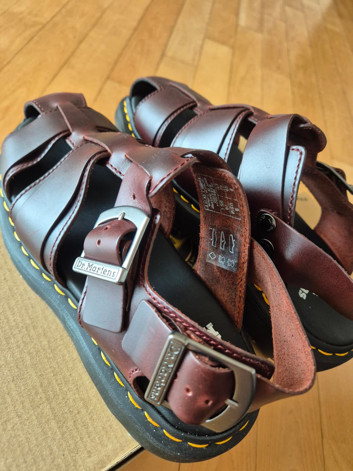 닥터마틴 카시안 다크브라운 샌들 상품이미지4