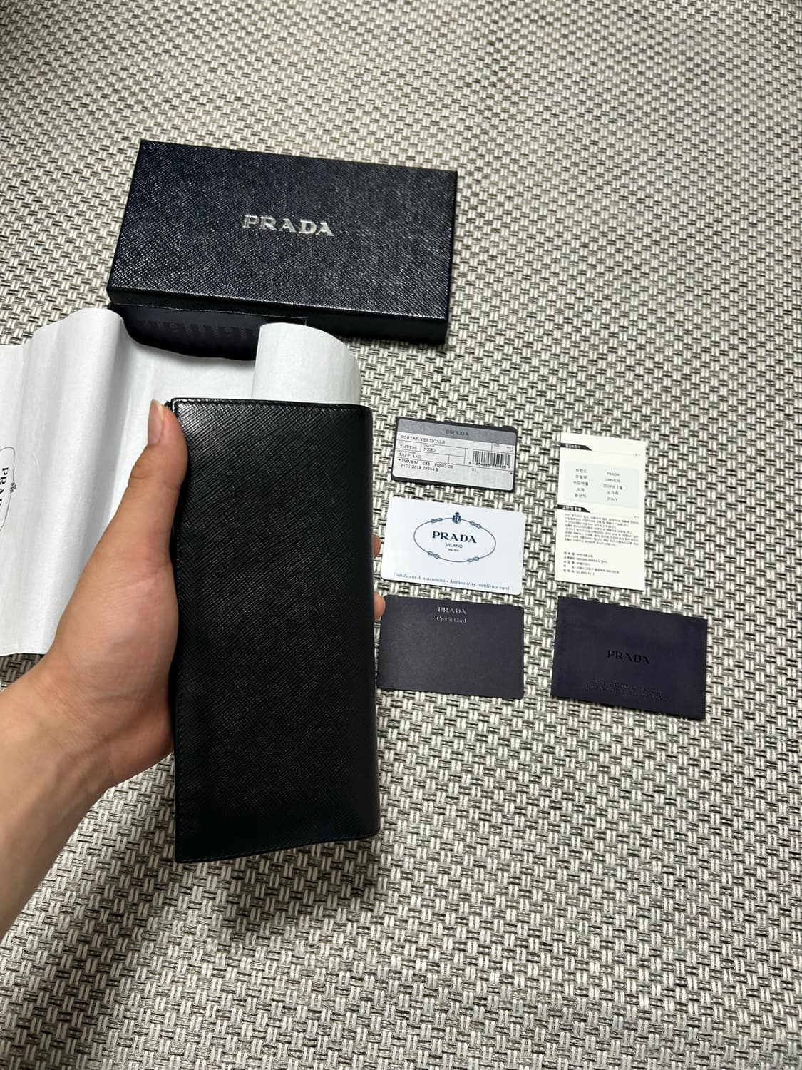 [풀구성품] 프라다 사피아노 블랙 장지갑 상품이미지2