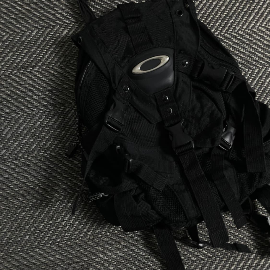 오클리 아이콘 3.0 테크니컬 테크 백팩 y 3397 상품이미지3