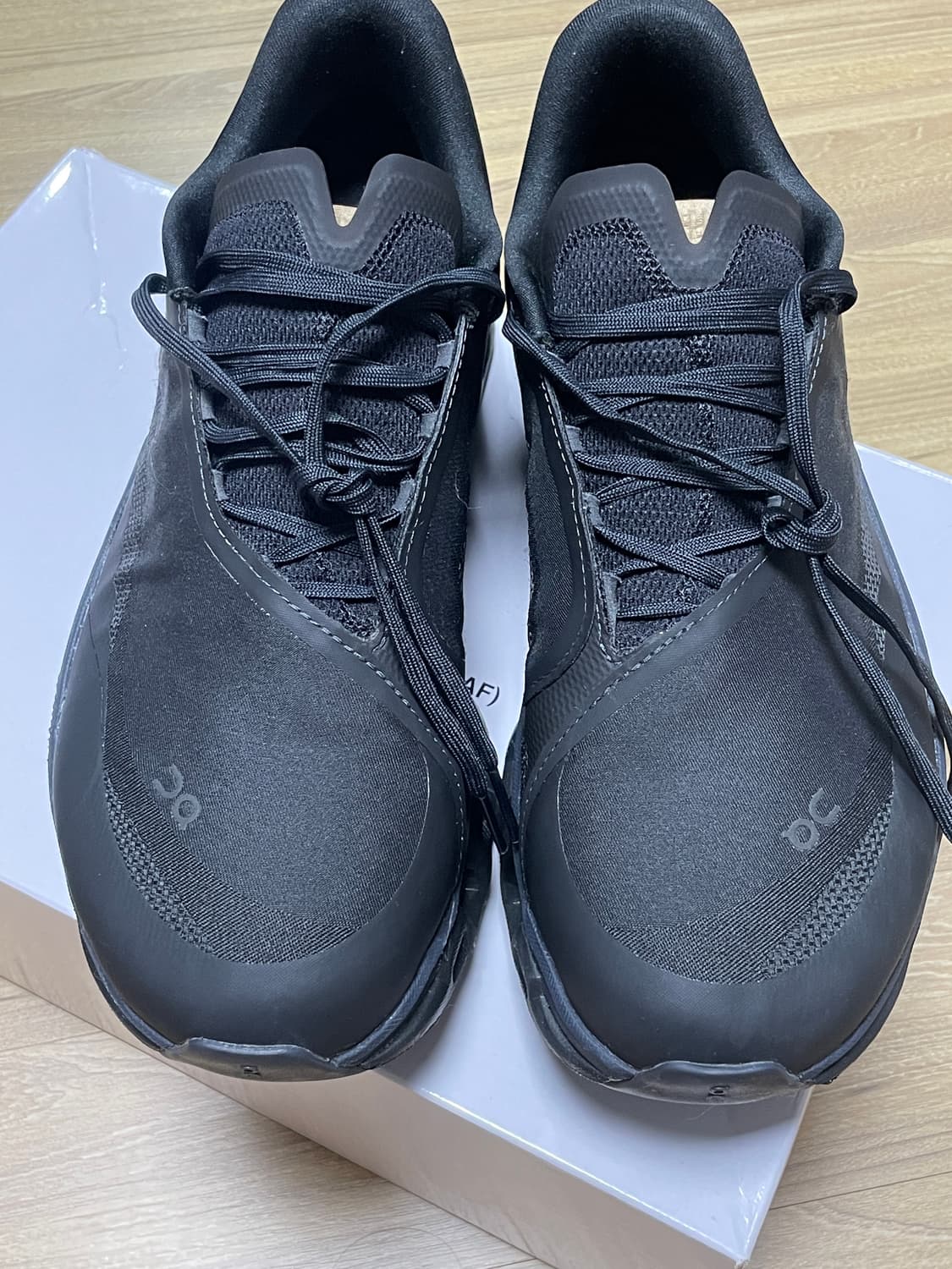 온 러닝x파프(PAF) 클라우드 몬스터(블랙) 270 사이즈 팝니다. 상품이미지2