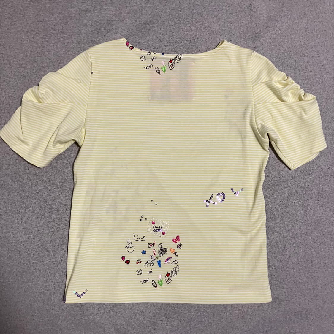 [OS] 제니팩스 옐로 스트라이프 자수 티셔츠 상품이미지2