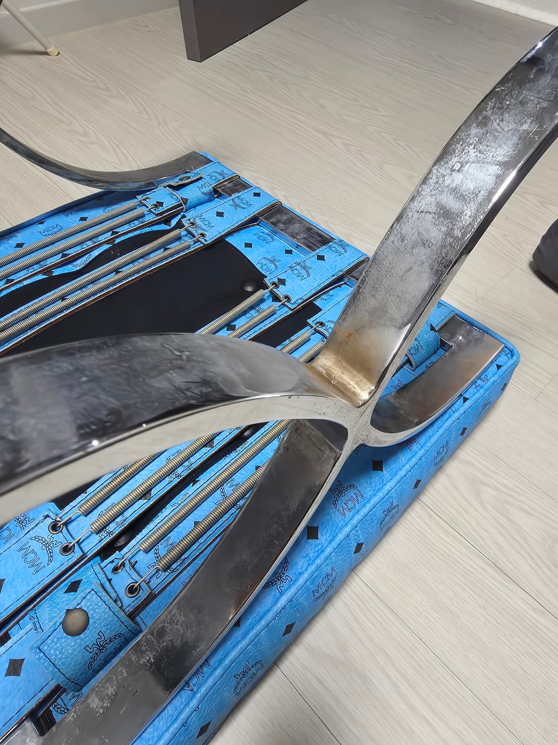 MCM 의자 팝니다(희귀상품) 상품이미지6