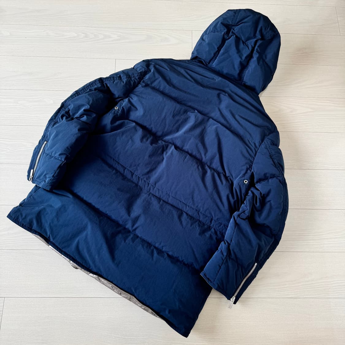 HERMES [역작, 미사용] 에르메스 끝판왕 프랑스산 다운코트 네이비 상품이미지8