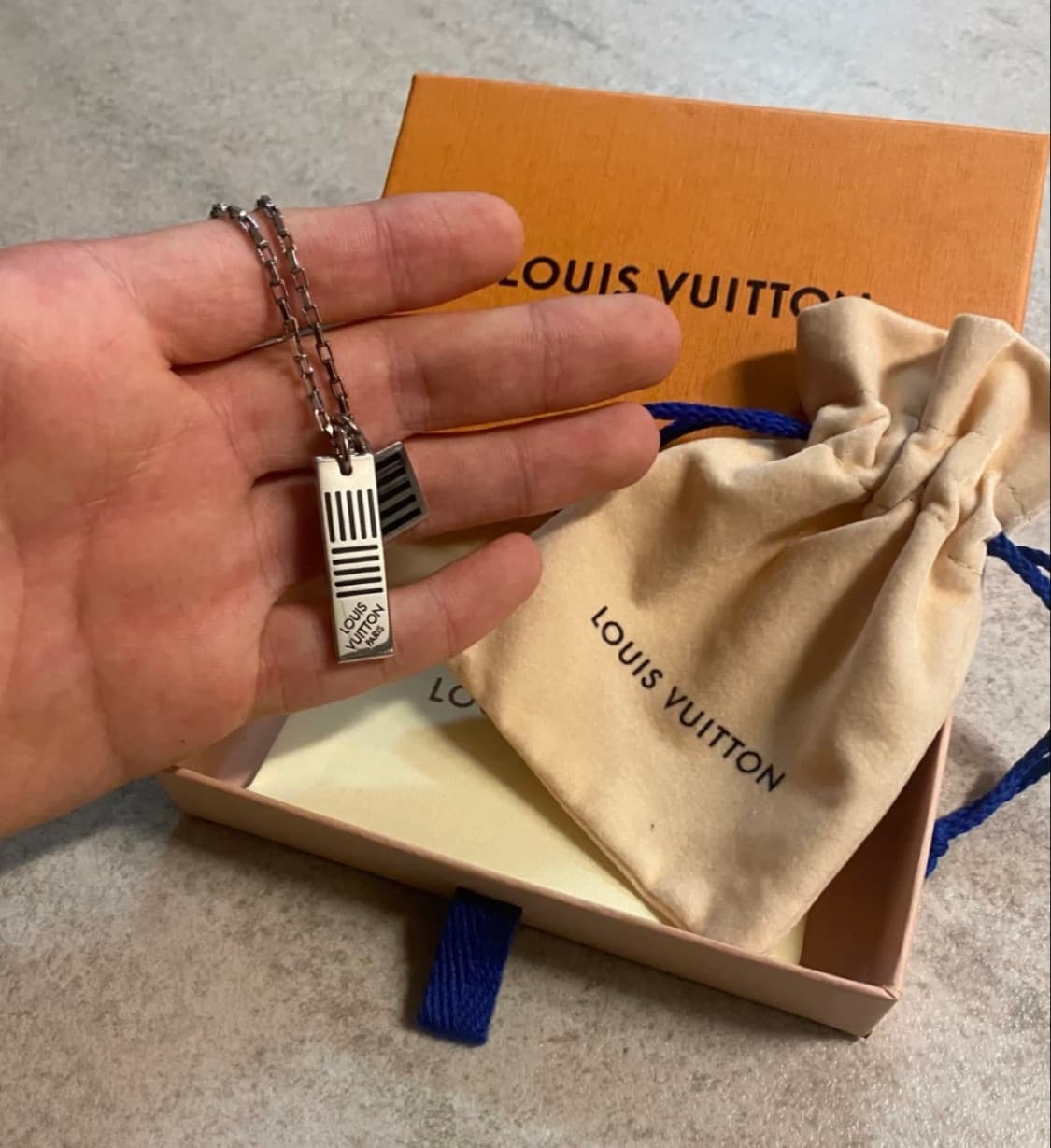 루이비통 다미에 남성 목걸이 os 상품이미지2