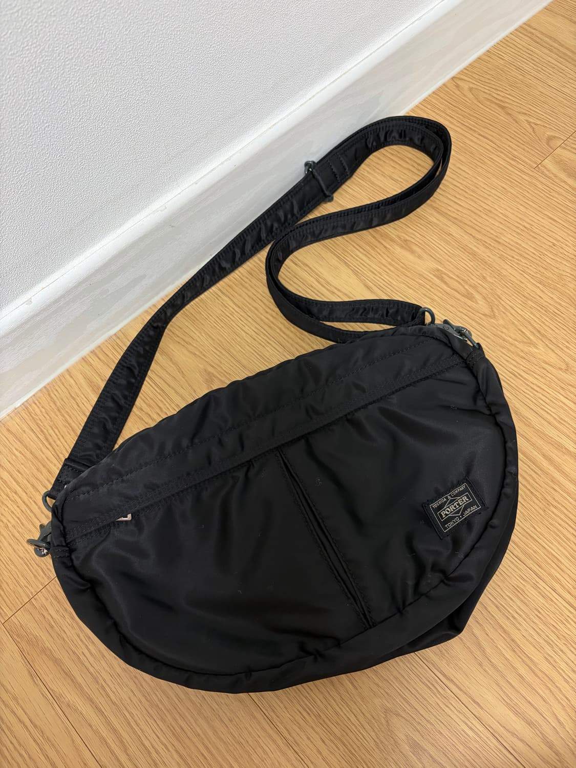 요시다포터  탱커 반달 크로스백 상품이미지1