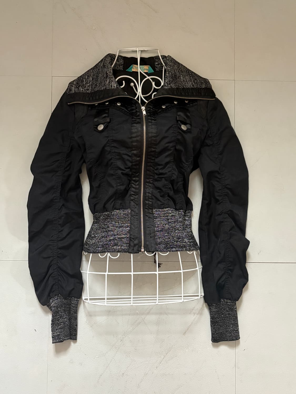 Black High-neck Shirring Eyelet Zipup 상품이미지2