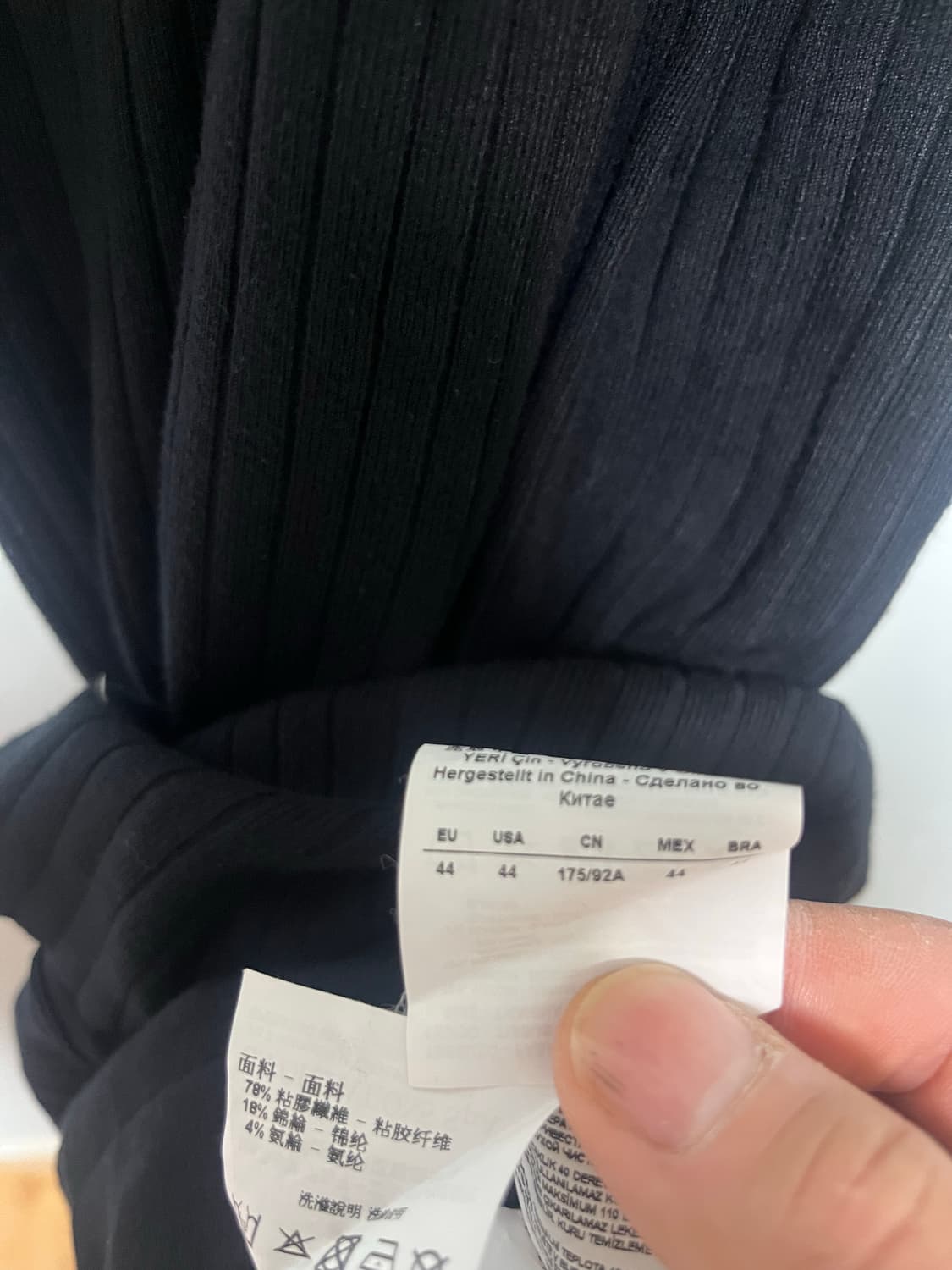 엠포리오 아르마니 블랙 니트 원피스 상품이미지6