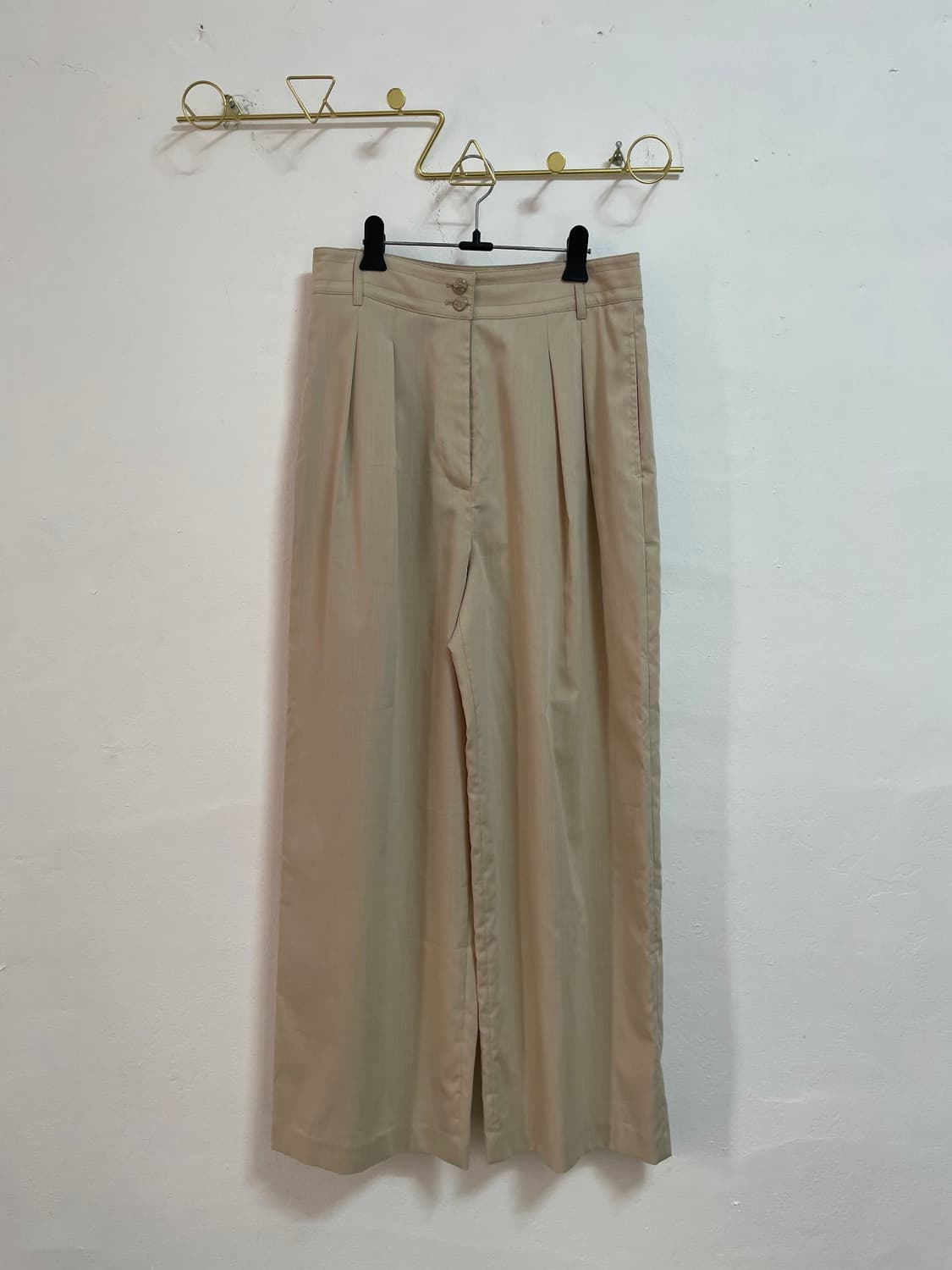 잇 미샤 베이지색 플리츠 와이드 슬랙스 상품이미지3