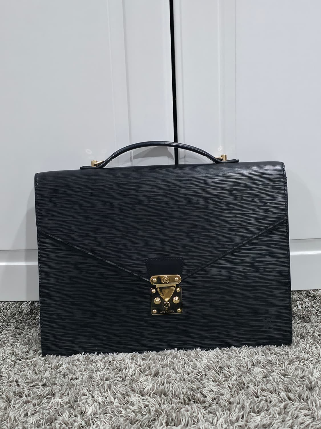 루이비통 에삐 에피 레더 세르비엣 콘세이에 서류가방 브리프케이스 상품이미지2