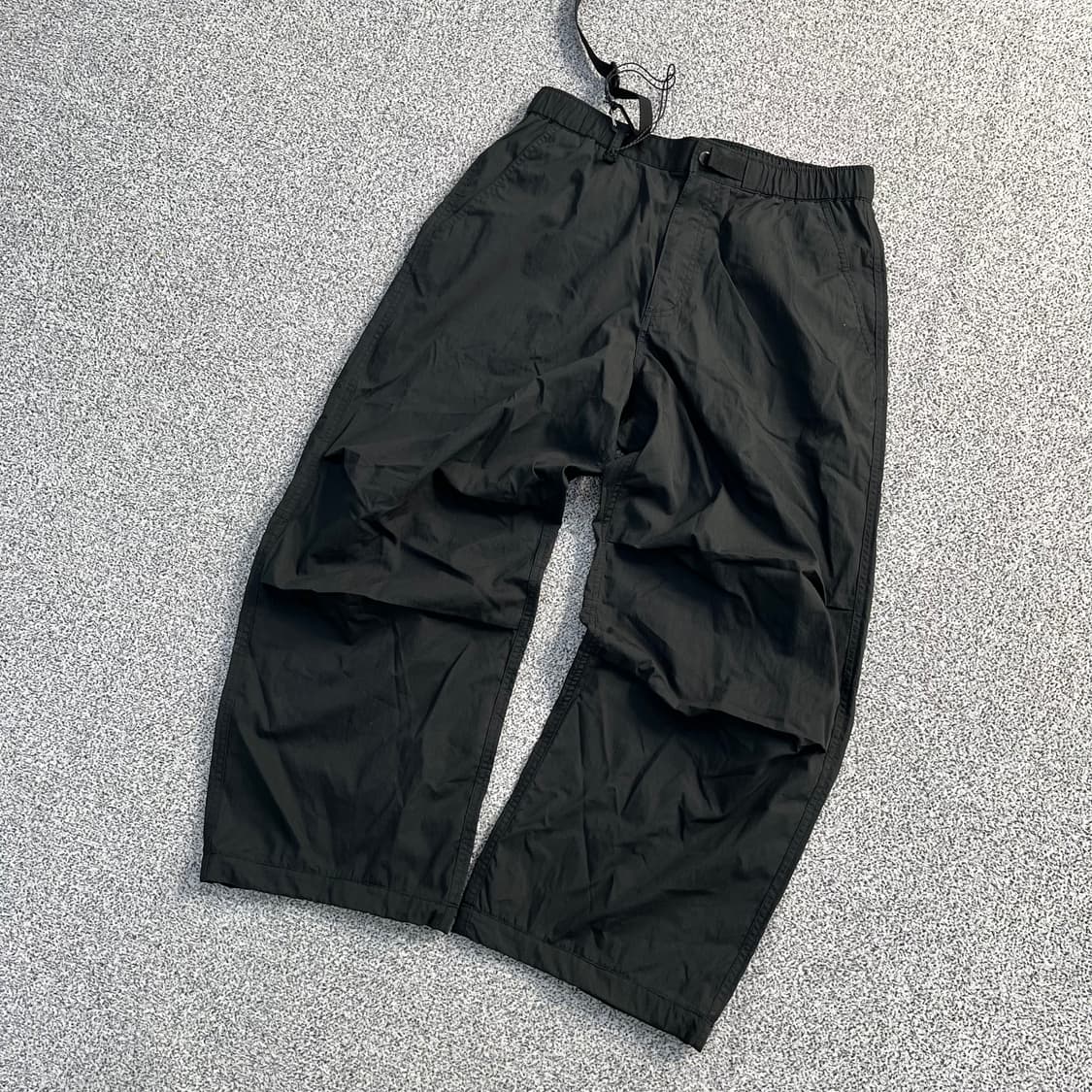 32 무신사스탠다드 파라슈트 바지 0522M 상품이미지1