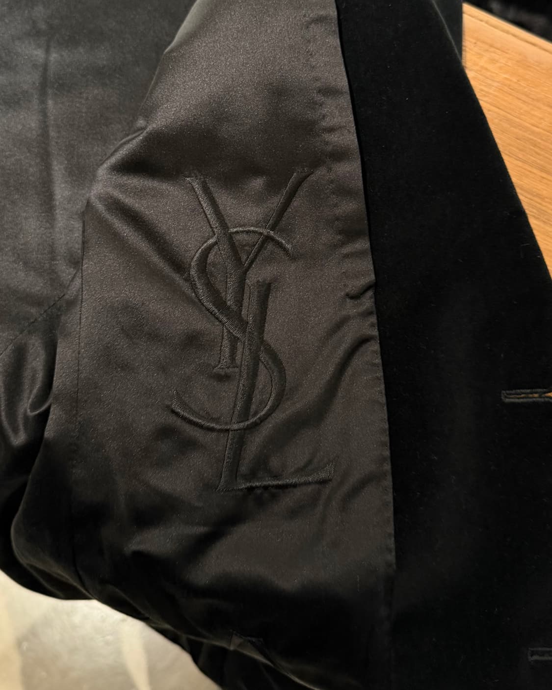 이브 생 로랑 블랙 벨벳 자켓 상품이미지8