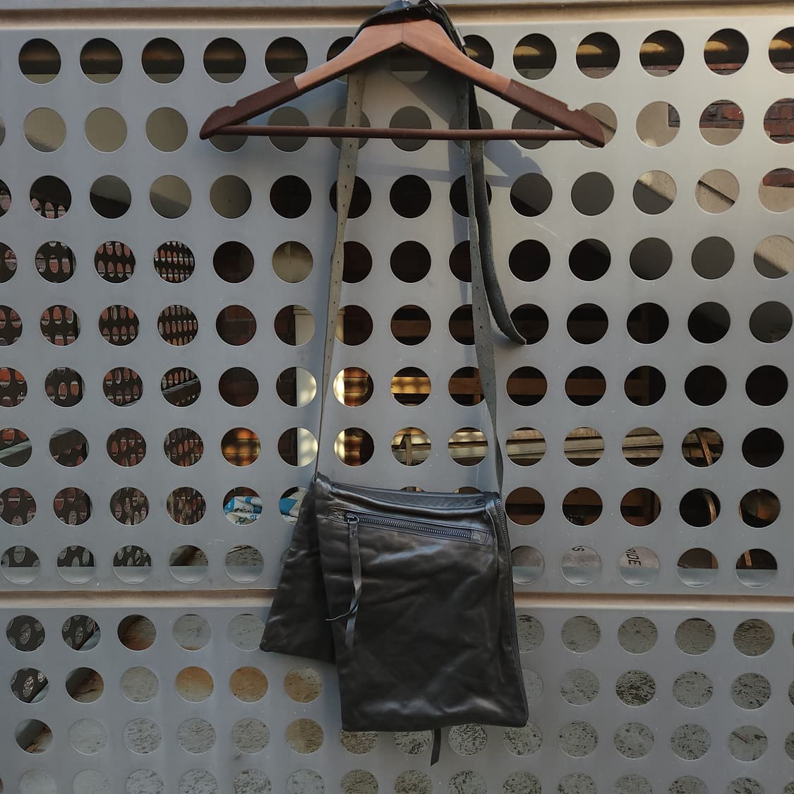 [OS] VTG heliotrope 다크 올리브 레더 남녀 코로스백 상품이미지1