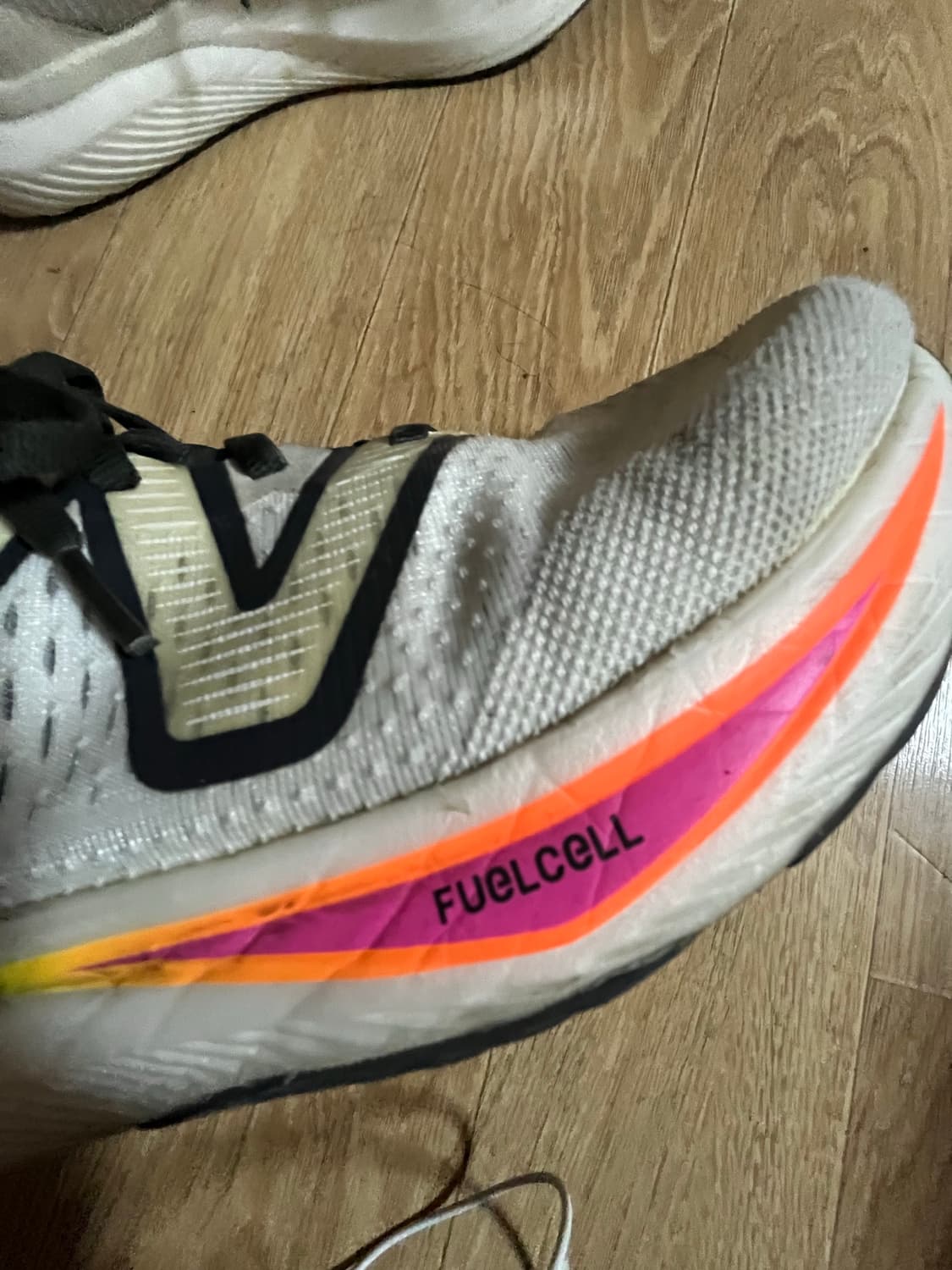 [270] 뉴발 퓨어셀 화이트 판매합니다 상품이미지3