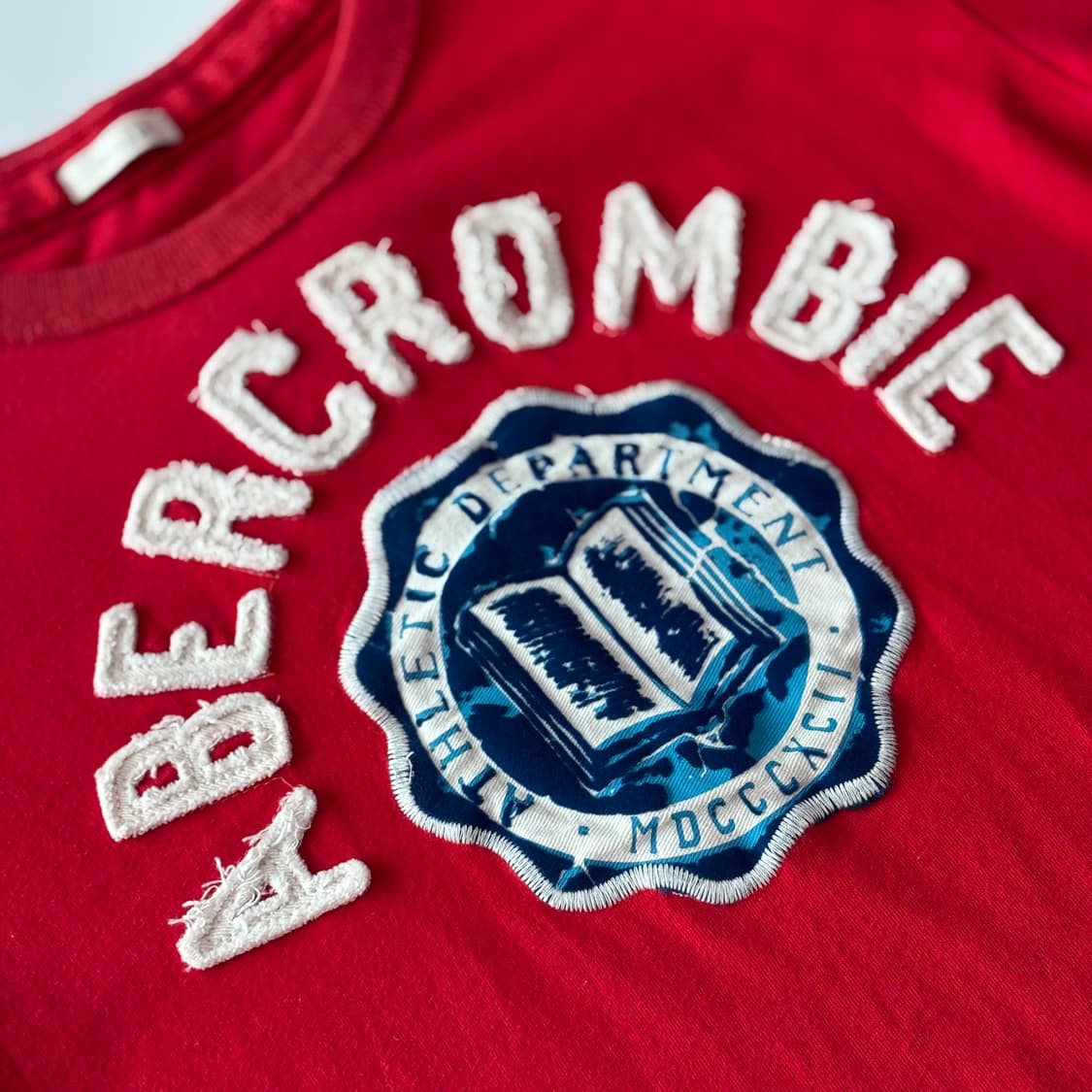 아베크롬비 앤 피치 빈티지 아치 로고 레드 반팔 티셔츠 상품이미지2