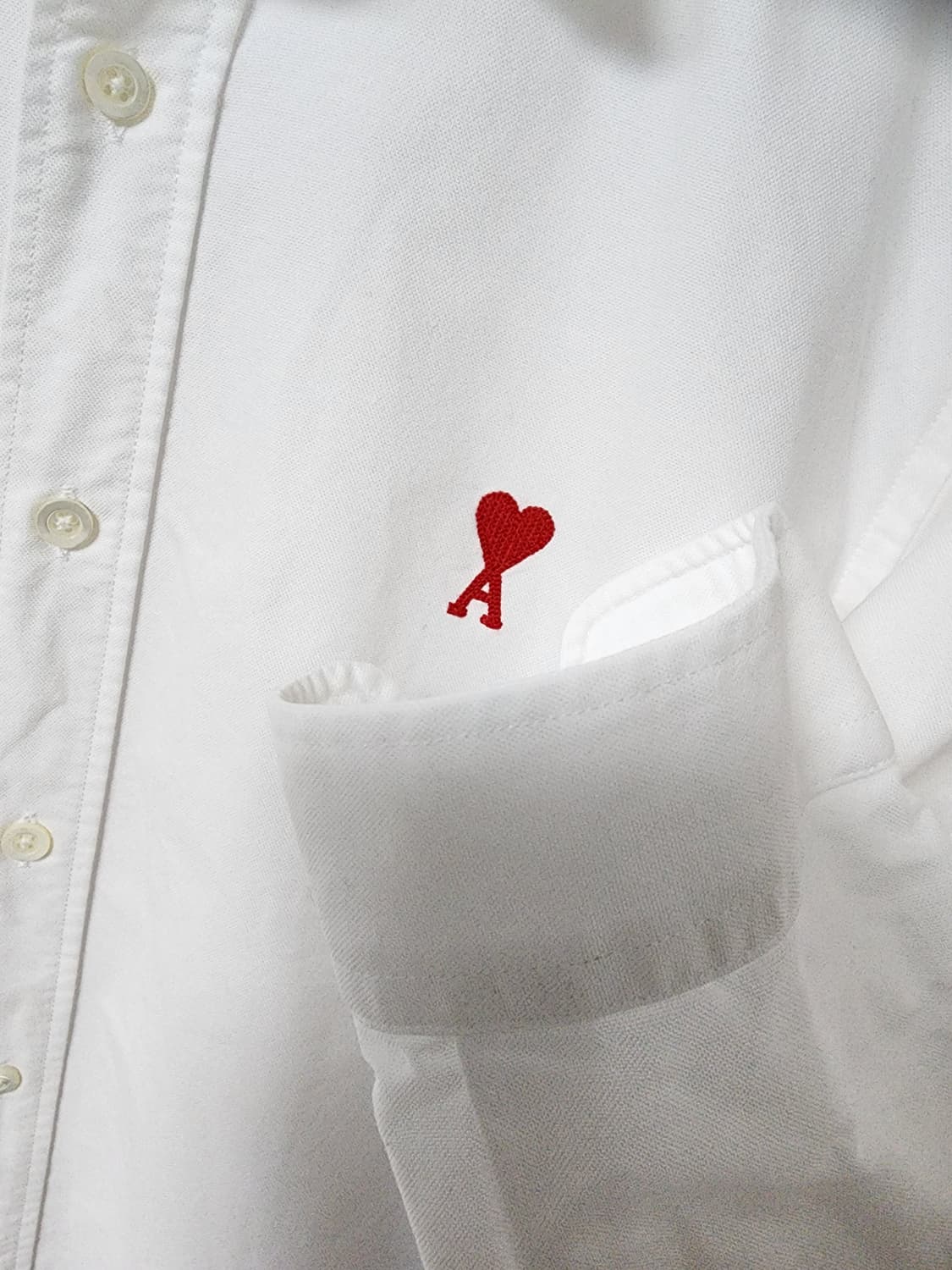 아미 스몰 하트 자수 
화이트 옥스포드 셔츠 상품이미지9