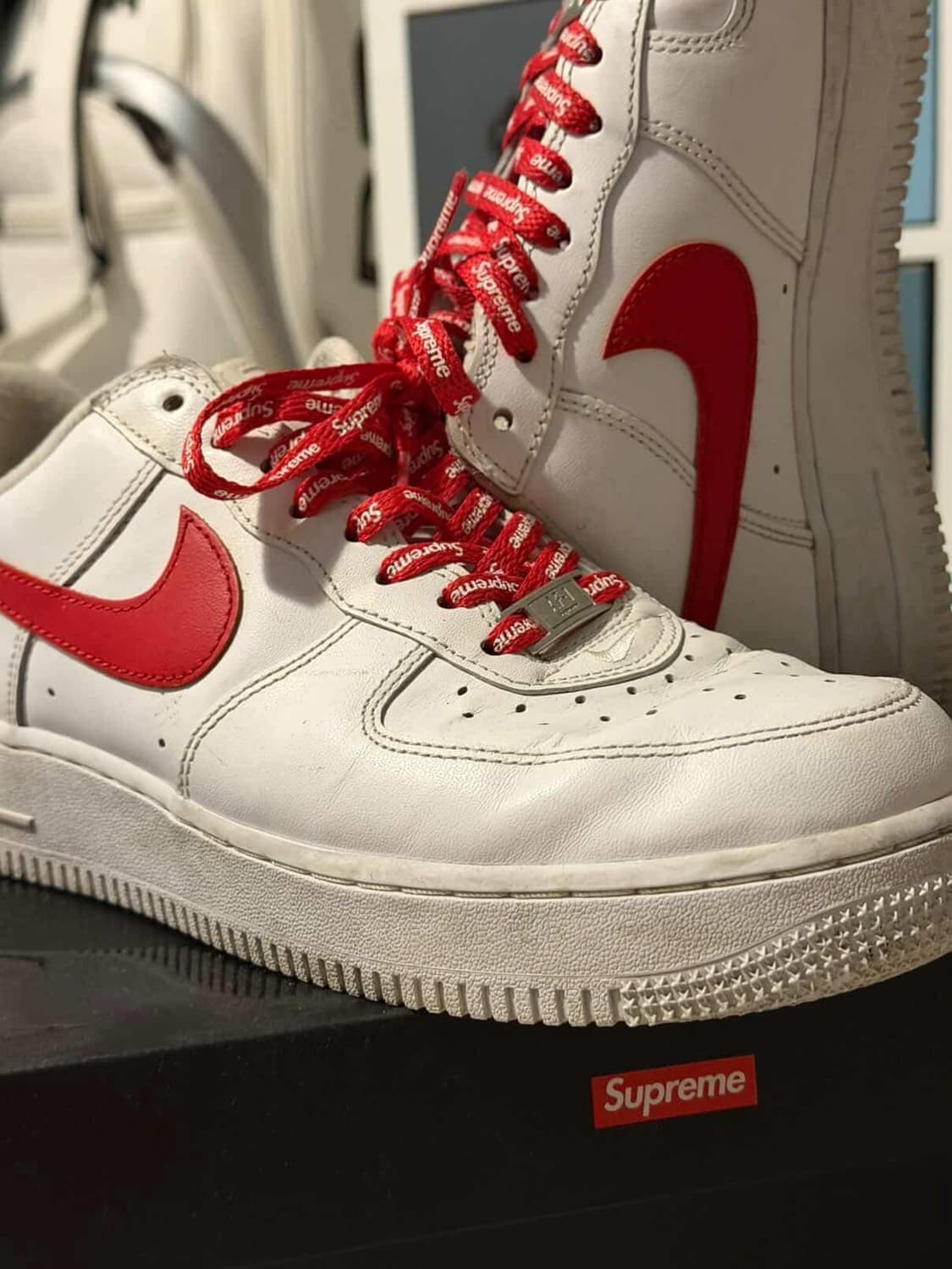 나이키x슈프림 에어포스 1 로우 화이트 스피드 레드-상하이 스토어 한정 상품이미지3