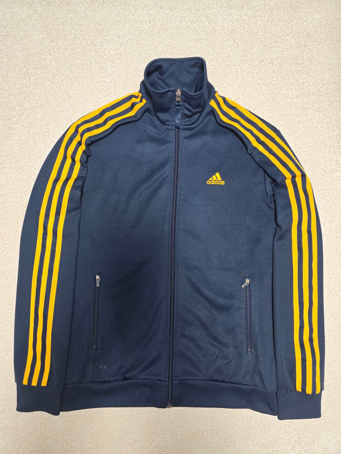 아디다스 에센셜 엘로우라인 네이비트랙탑 상품이미지1