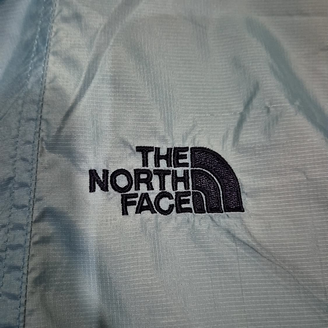 노스페이스 경량 후드 바람막이 상품이미지3