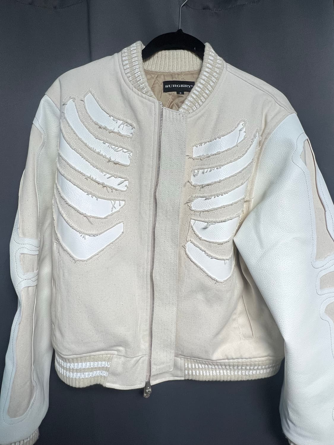 써저리 바시티 상품이미지1