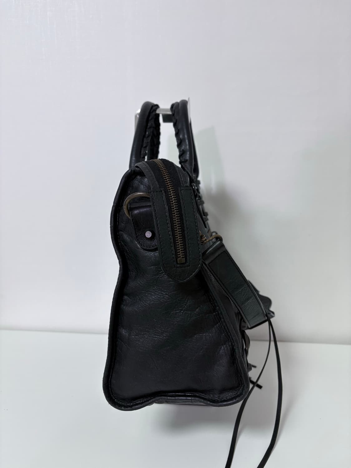 발렌시아가 시티 모터백 블랙 미디움 상품이미지3