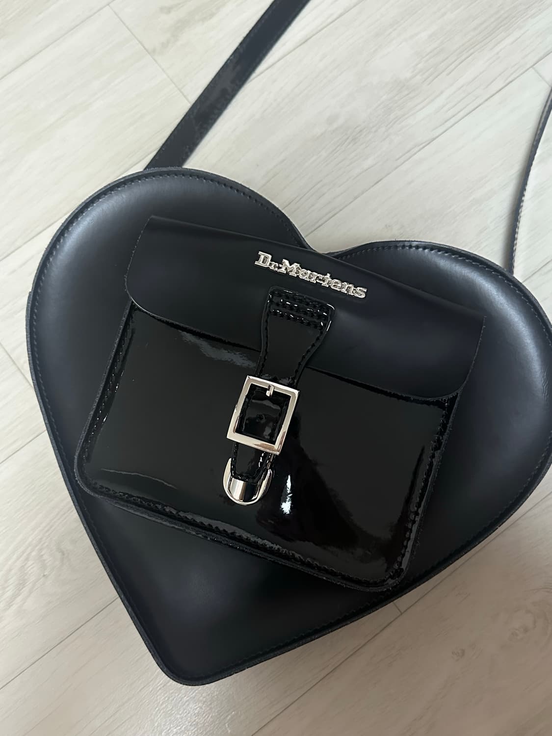 닥터마틴 하트백  상품이미지1
