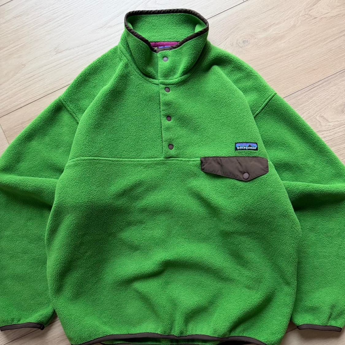 10FW 파타고니아 신칠라 스냅-T 그린/브라운 상품이미지2