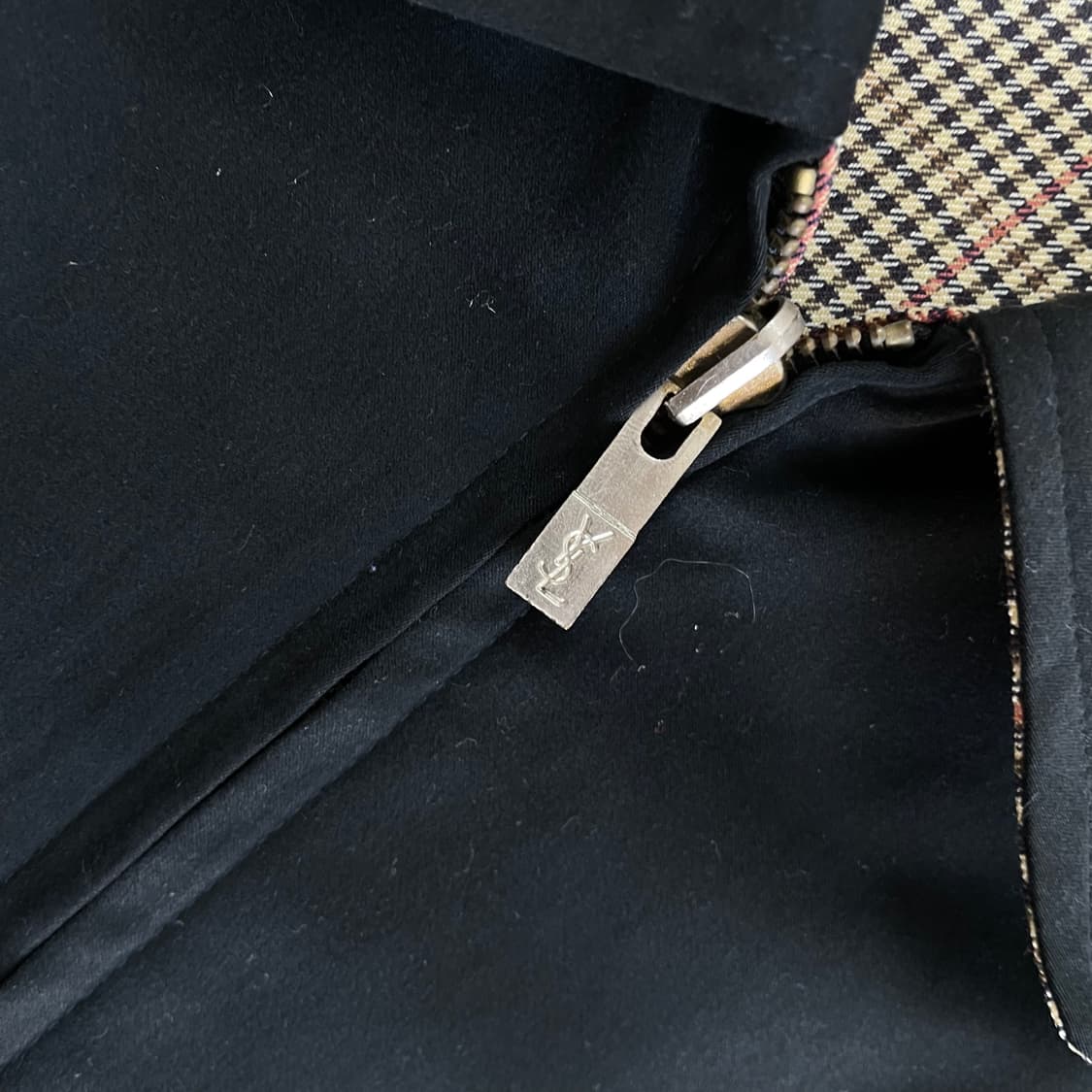 YvesSaintLaurent  입생로랑 시그니처 자수 리버시블 블루종  상품이미지6