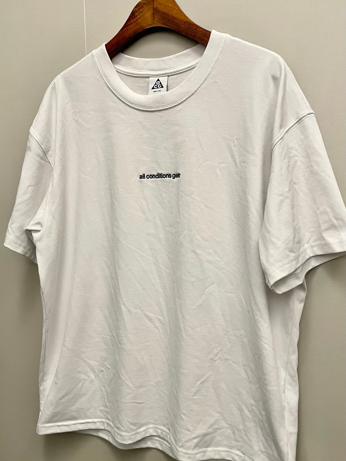 (XL)나이키 ACG 자수 로고 드라이핏 반팔티셔츠 화이트 상품이미지3