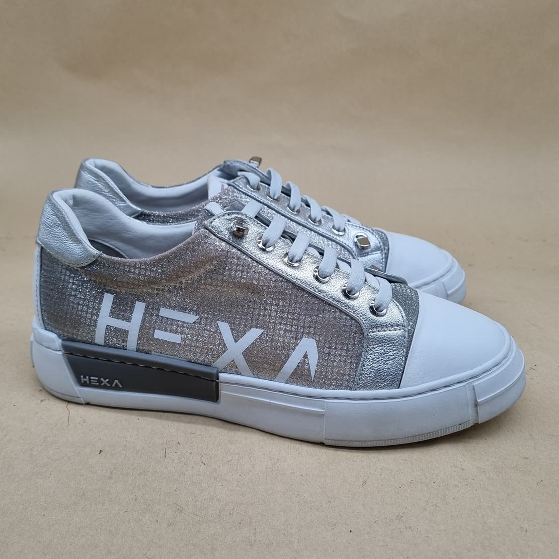 소다 헥사라인 캐주얼 스니커즈250 상품이미지1