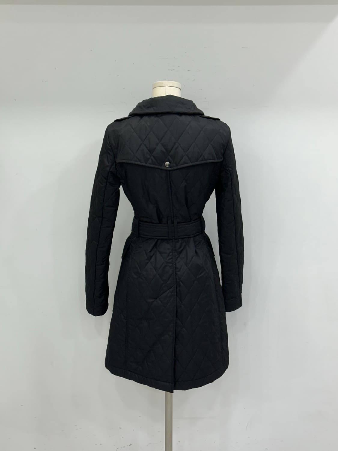 버버리 블랙 롱 퀼팅 코트 상품이미지5
