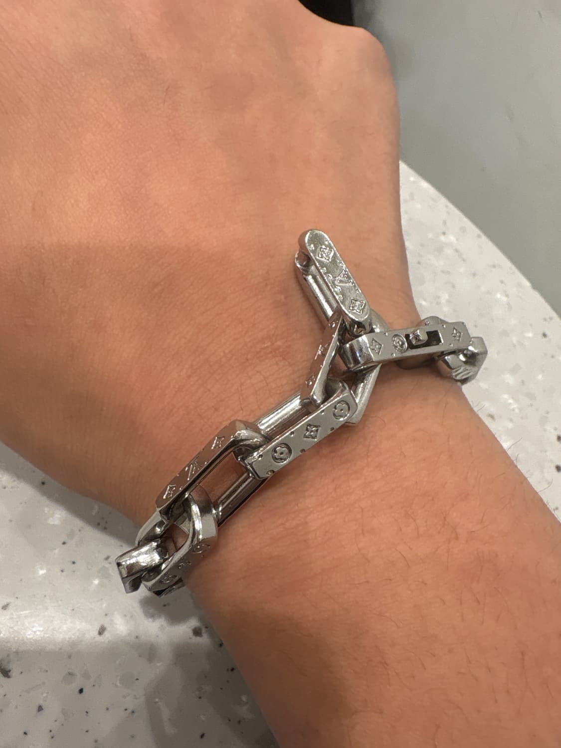 루이비통 모노그램 체인팔찌 상품이미지2