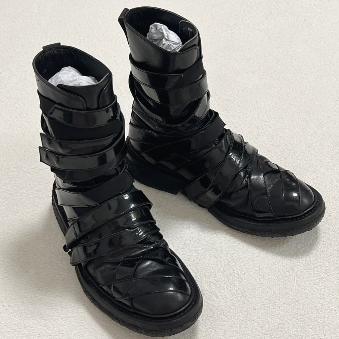 디올옴므 08AW "Lumiere Du Nord" 페이던트 스트랩 부츠 상품이미지4