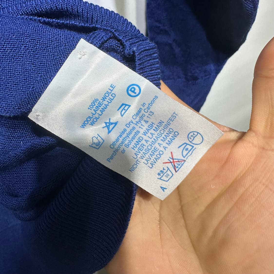 버버리스 카라니트 판매합니다  상품이미지6