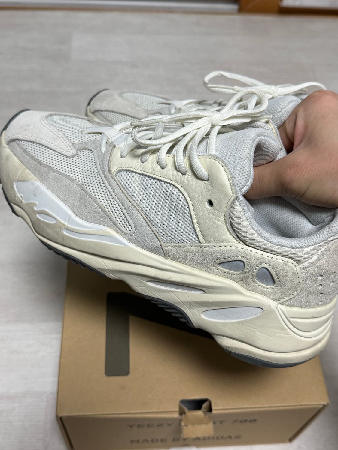 아디다스 이지 부스트 700 아날로그 265 상품이미지5