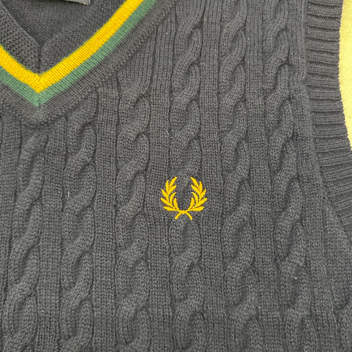 프레드페리 자수 니트 베스트 상품이미지4