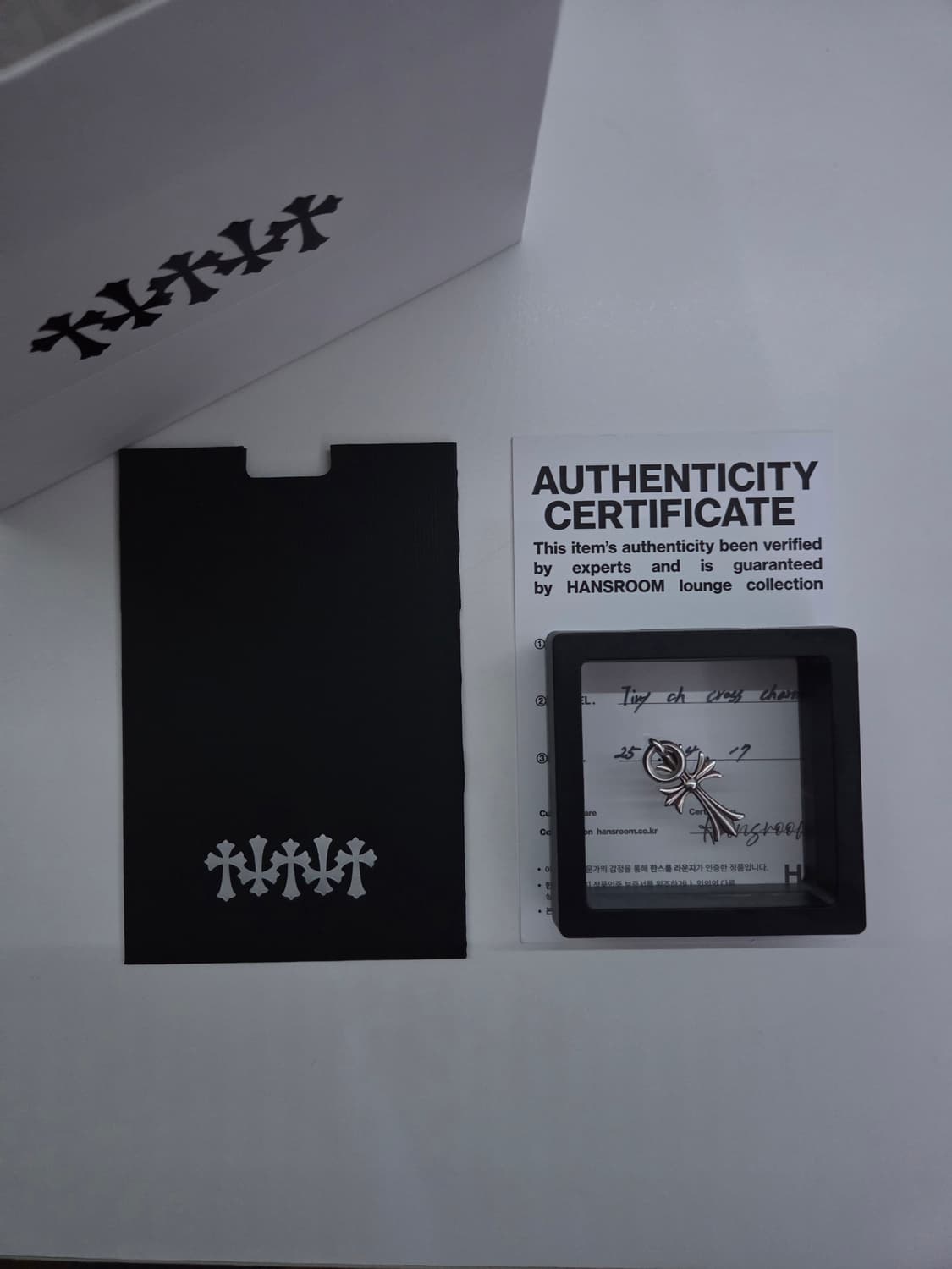 크롬하츠 타이니 크로스 팬던트 상품이미지1