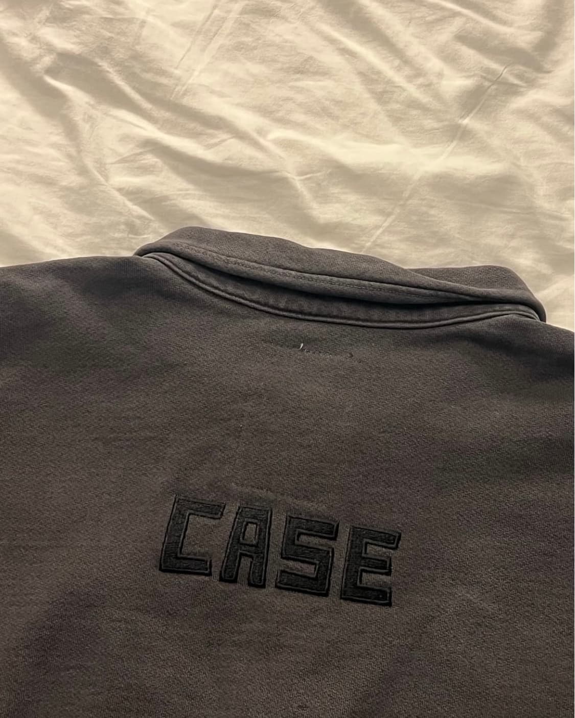 basketcase spellout 쿼터집 반집업 M 상품이미지3