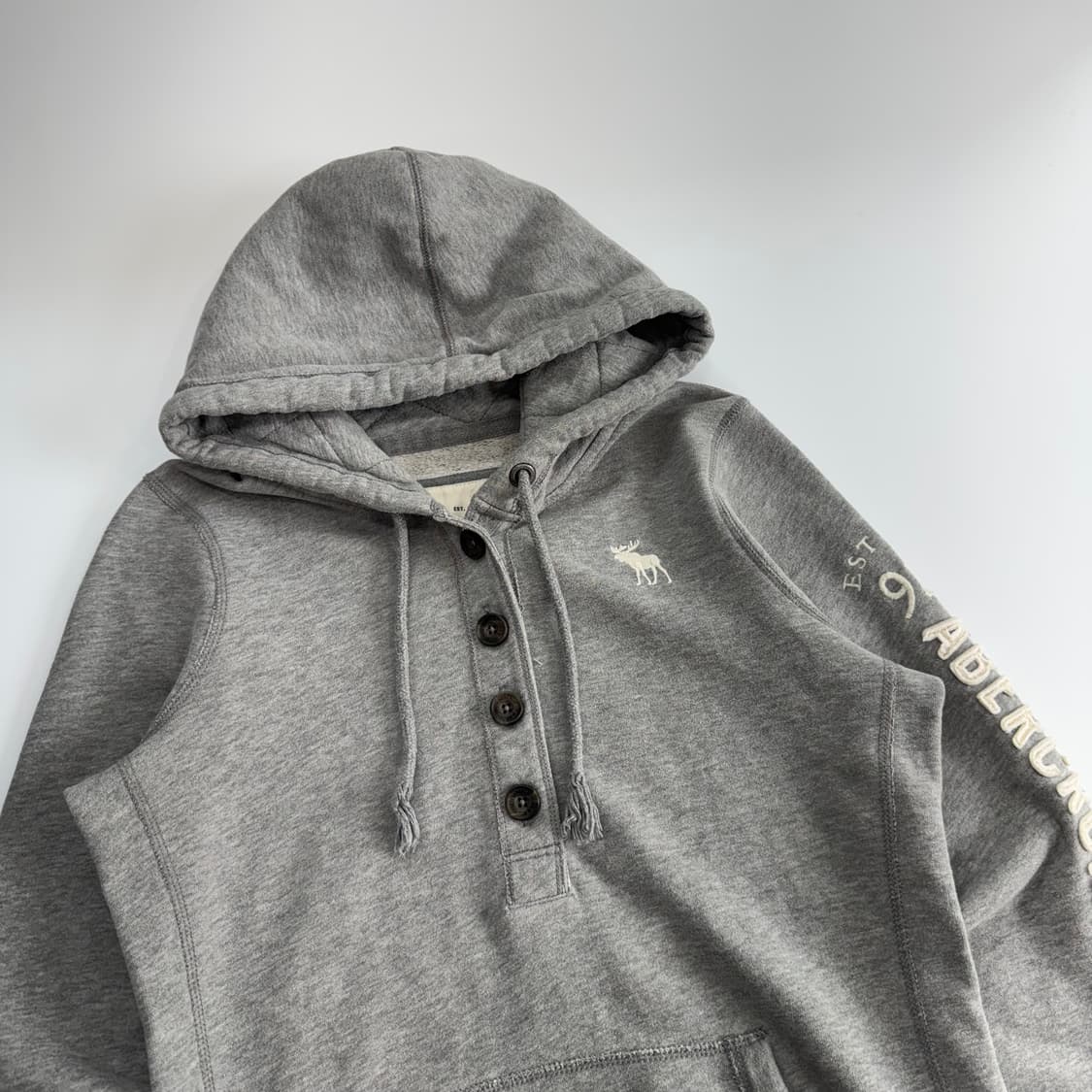 Abercrombie 아베크롬비 사이드 로고 그레이 후드티  상품이미지4