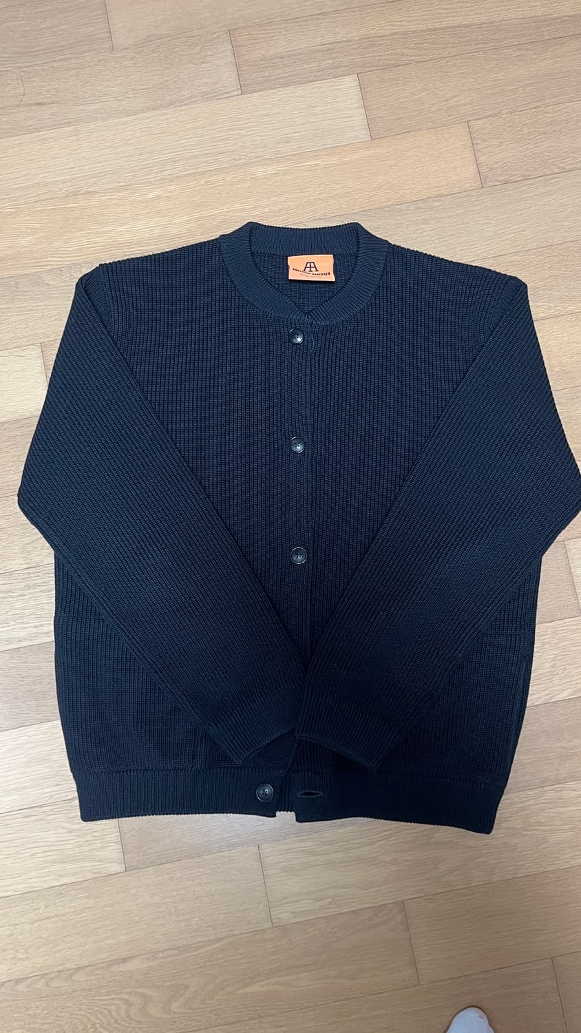 안데르센안데르센 스키퍼 가디건 블랙 색상 XXL 팝니다 상품이미지1